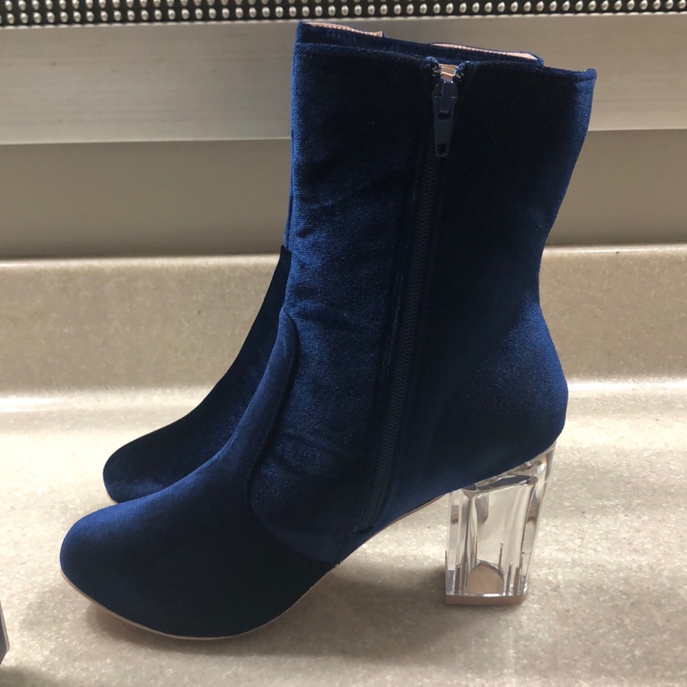 Boots - Picture 4 of 4